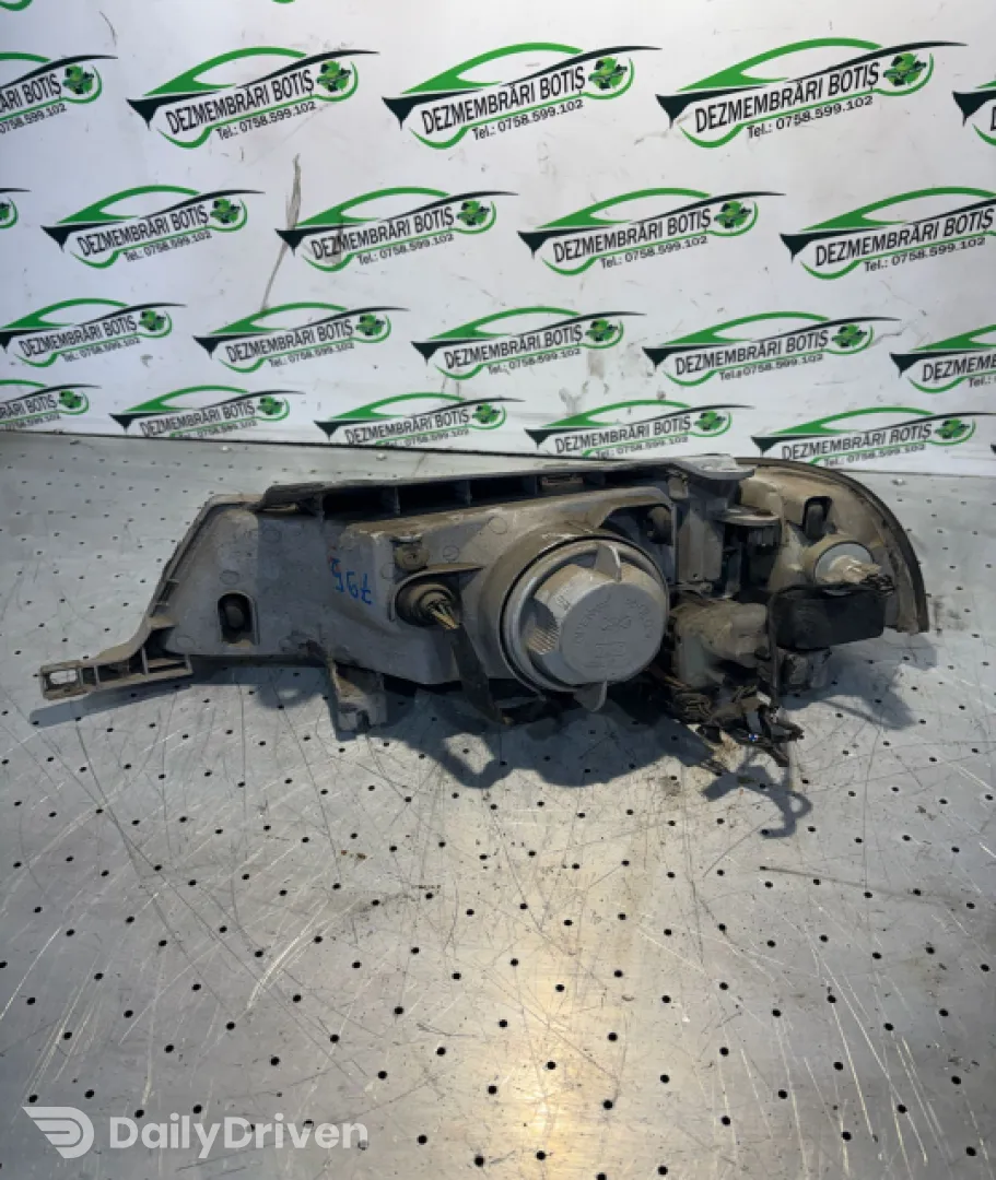 Far dreapta Daewoo Cielo  [1994 - 2002] Sedan 4-usi 1.5 i MT (75 hp)