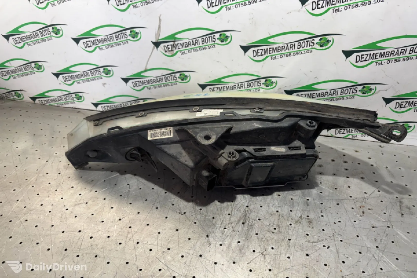 Far dreapta Ford Focus  [1998 - 2004] wagon 5-usi 1.8 MT (116 hp)