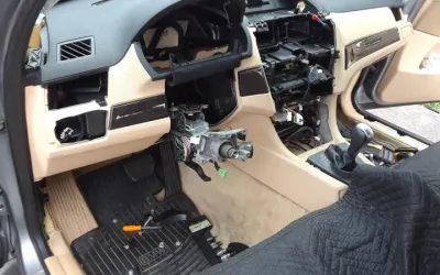 4 semne ale unui evaporator de aer condiționat defect la mașină