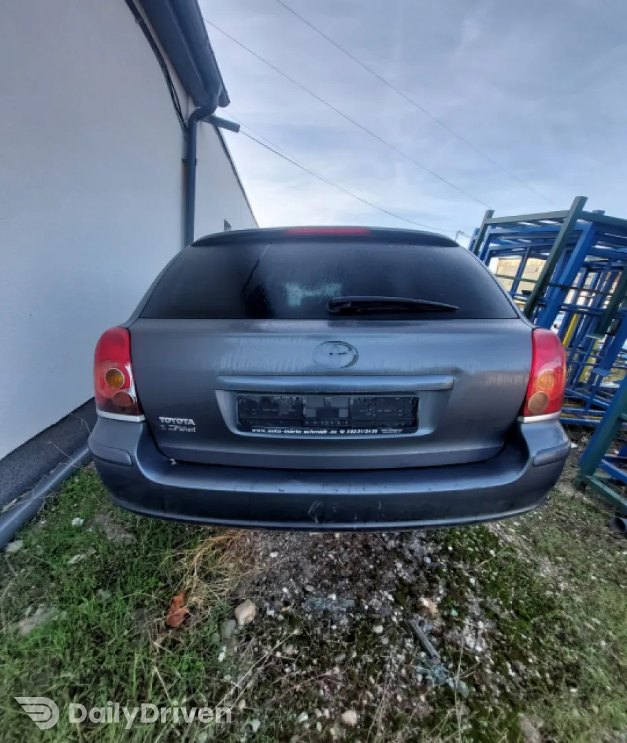 Prag dreapta Toyota Avensis 2 T25 [2002 - 2006] wagon 2.2 D MT (175 hp)