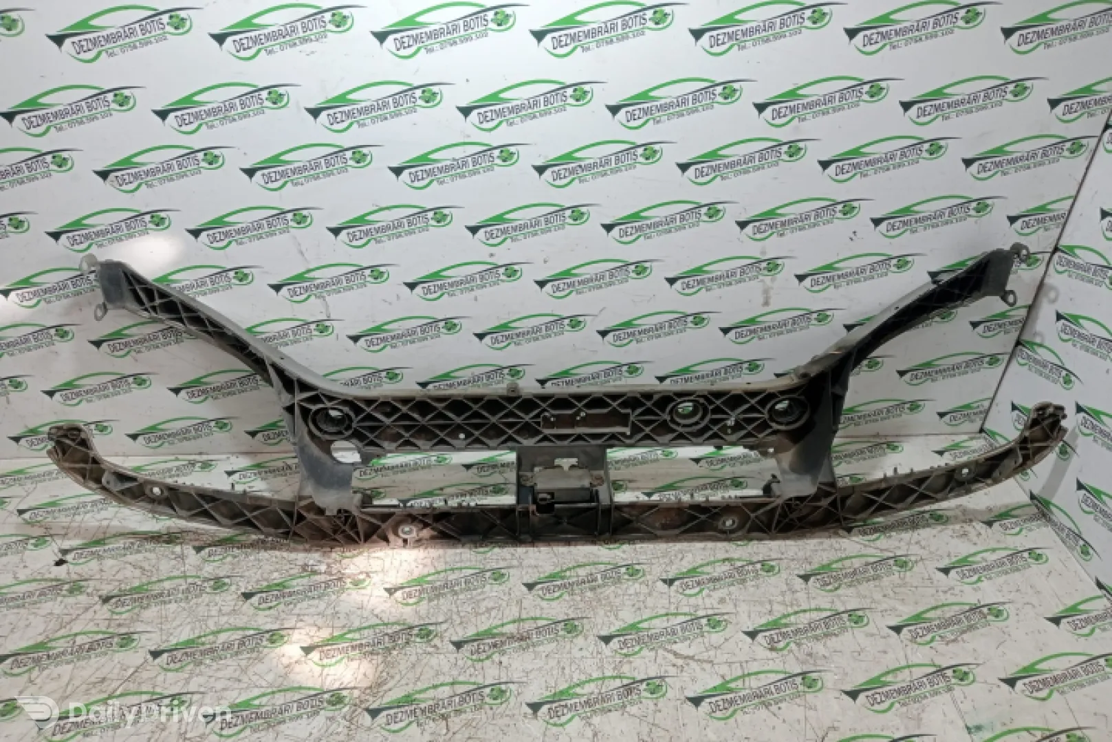 Trager / Calandru Ford Focus  [1998 - 2004] wagon 5-usi 1.8 TDCi MT (115 hp)