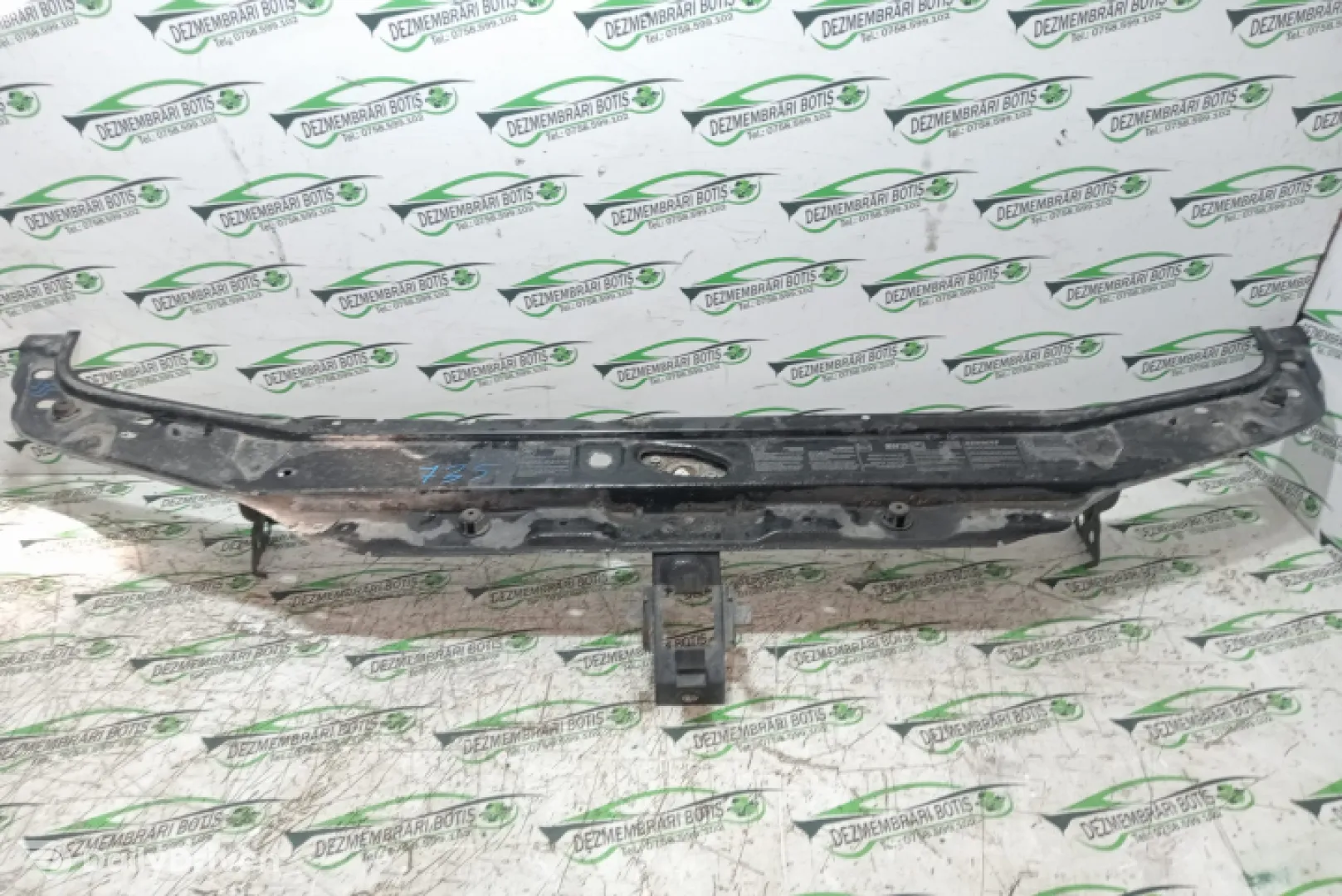 Trager / Calandru Renault Laguna 2 [2001 - 2005] Liftback 1.6 MT (107 hp)