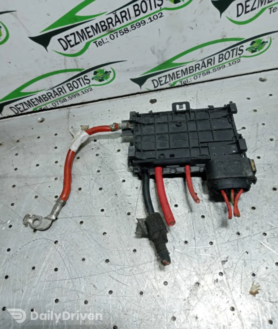 Siguranta Volkswagen VW Golf 4 [1997 - 2006] Hatchback 5-usi 1.4 MT (75 hp)