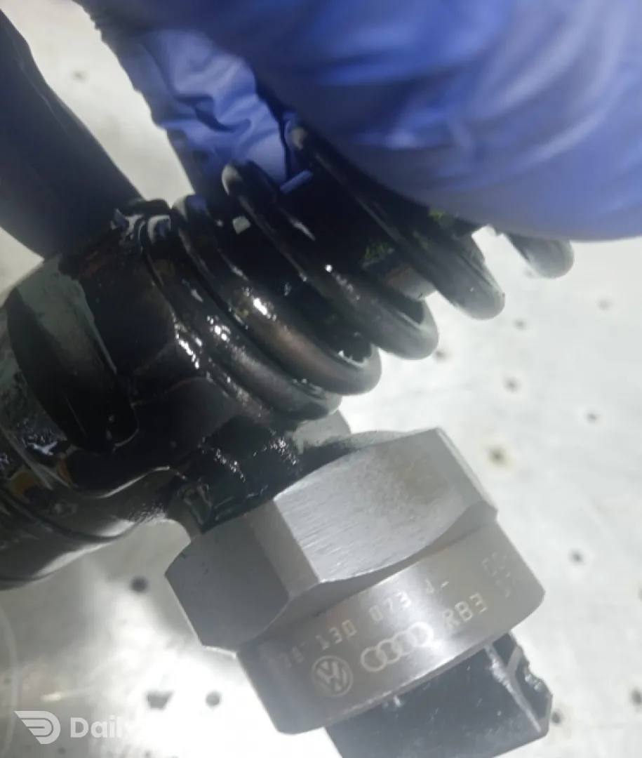 Injector Motorina Bosch 038 130 073 j_/R_ Audi A6 4B/C5 [facelift] [2001 - 2004]