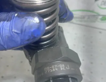 Injector motorina Bosch 038 130 073 F_ Volkswagen VW Passat B5 [1996 - 2000] Sedan 4-usi 1.9 TDI MT (110 hp)
