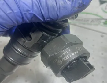 Injector motorina Bosch 038 130 073 F_ Audi A4 B5 [facelift] [2000 - 2001]