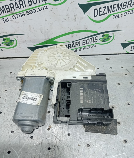 Motoras macara geam spate dreapta 1K0 959 702 P Volkswagen VW Passat B6 [2005 - 2010] wagon 5-usi 2.0 TDI MT (140 hp)