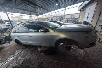 Motoras macara geam spate dreapta 1K0 959 702 P Volkswagen VW Passat B6 [2005 - 2010] wagon 5-usi 2.0 TDI MT (140 hp)
