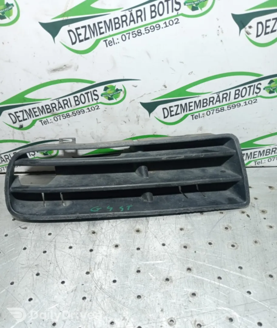 Grila proiector stanga Volkswagen VW Golf 4 [1997 - 2006] Hatchback 5-usi
