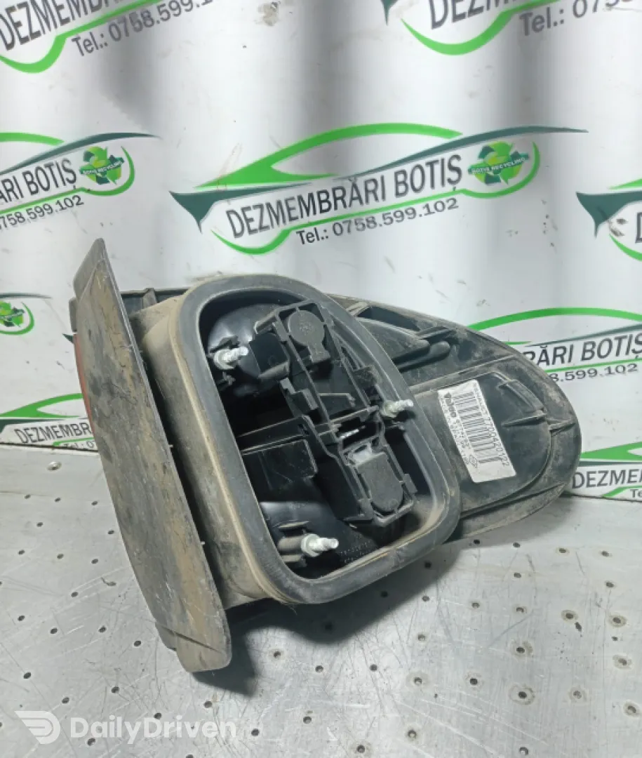 Lampa / Tripla stop stanga pe aripa Renault Laguna  [facelift] [1998 - 2001] Liftback 1.9 DCi MT (110 hp)