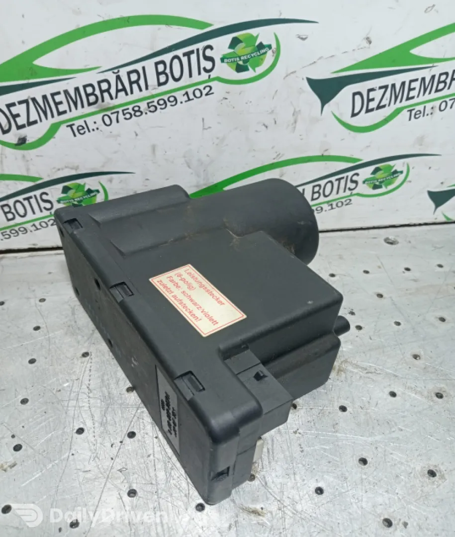 Pompa vacuum inchidere 4A0 862 257 A Audi A4 B5 [1994 - 1999] Sedan 1.9 TDI MT (90 hp)