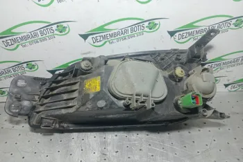 Far dreapta Ford Fiesta 4 [1996 - 2000] Hatchback 5-usi 1.8 D MT (59 hp)
