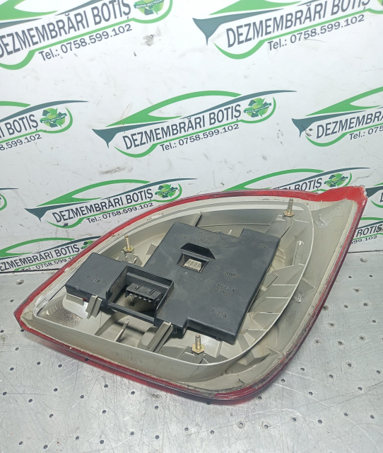 Soclu becuri lampa stop pe aripa stanga Ford Fiesta 4 [1996 - 2000] Hatchback 5-usi 1.8 D MT (59 hp)