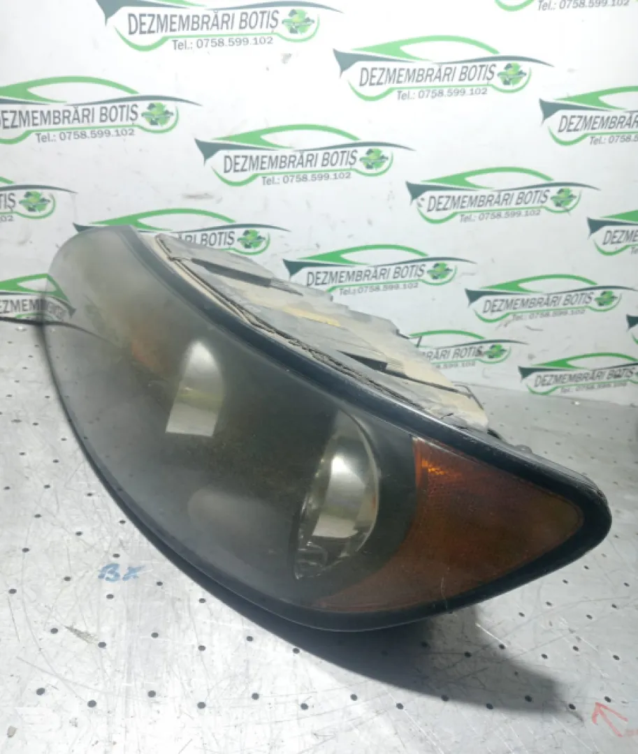 Far stanga Volvo S40 2 [2004 - 2007] Sedan 2.4 MT  (140 hp)