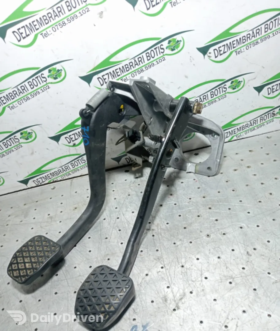 Pedala ambreiaj BMW Seria 3 E46 [1997 - 2003] Compact hatchback 318ti MT (143 hp)