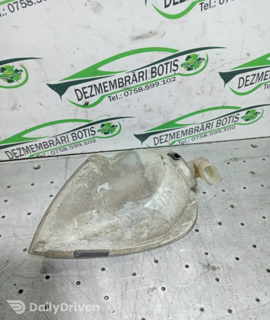 Lampa semnalizare fata dreapta Volkswagen VW Polo 3 6N [1994 - 2001] Hatchback 5-usi 1.4 MT (60 hp)