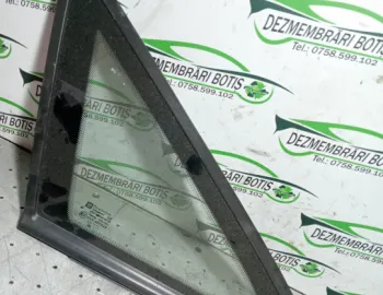 Geam fix caroserie fata dreapta Opel Zafira A [1999 - 2003] Minivan 5-usi 1.6 MT (101 hp)