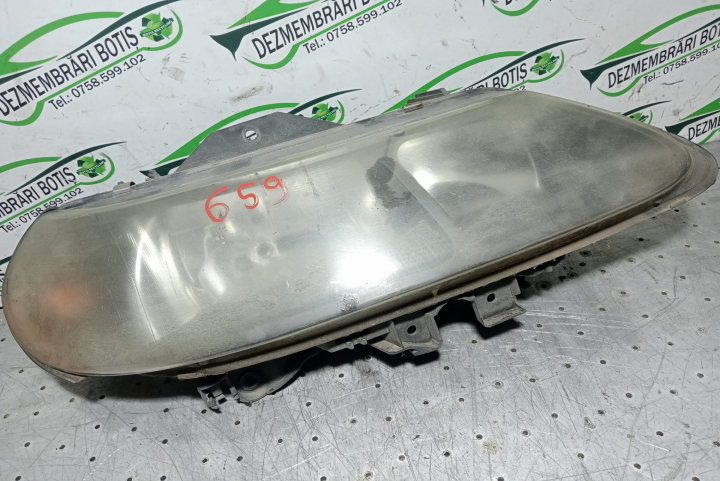 Far dreapta Renault Laguna  [facelift] [1998 - 2001] Liftback 1.9 DCi MT (110 hp)