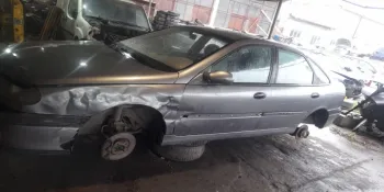 Far dreapta Renault Laguna  [facelift] [1998 - 2001] Liftback 1.9 DCi MT (110 hp)