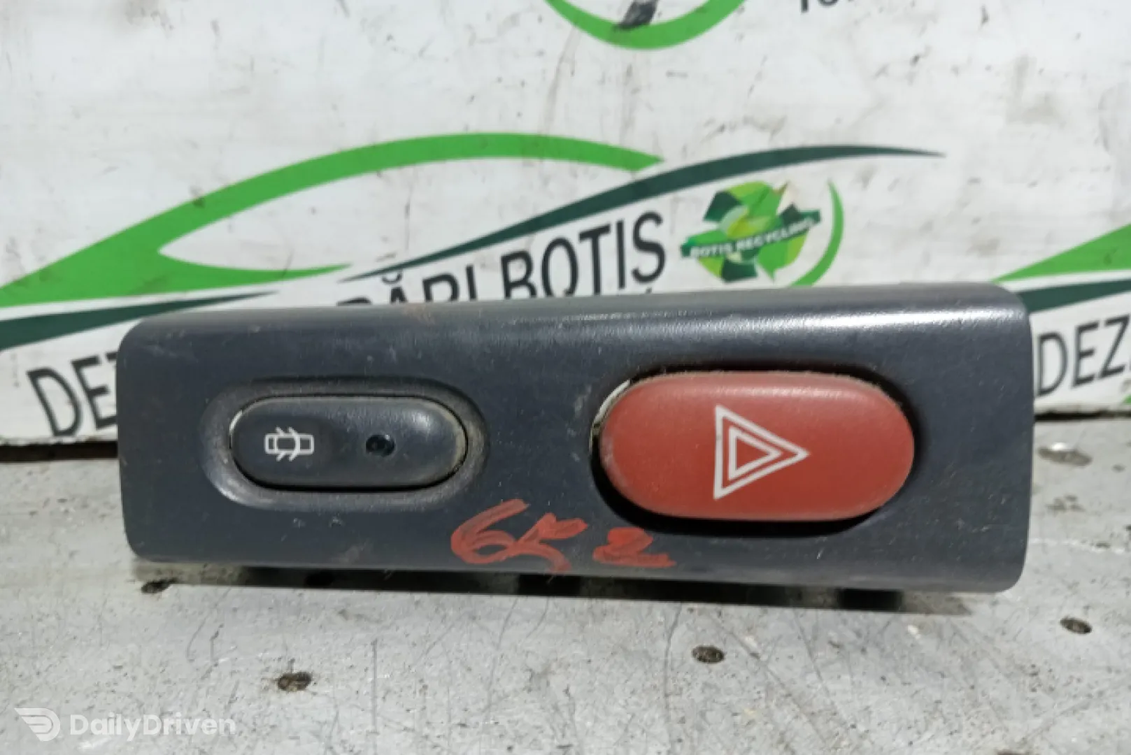 Buton avarie Renault Laguna [facelift] [1998 - 2001] Liftback 1.9 DCi MT (110 hp)