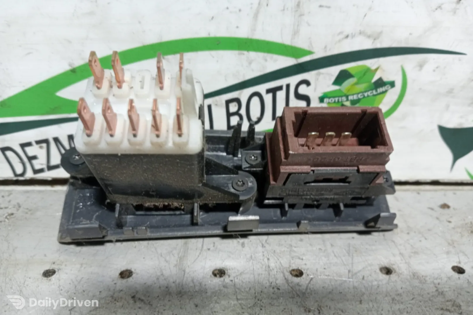 Buton avarie Renault Laguna [facelift] [1998 - 2001] Liftback 1.9 DCi MT (110 hp)