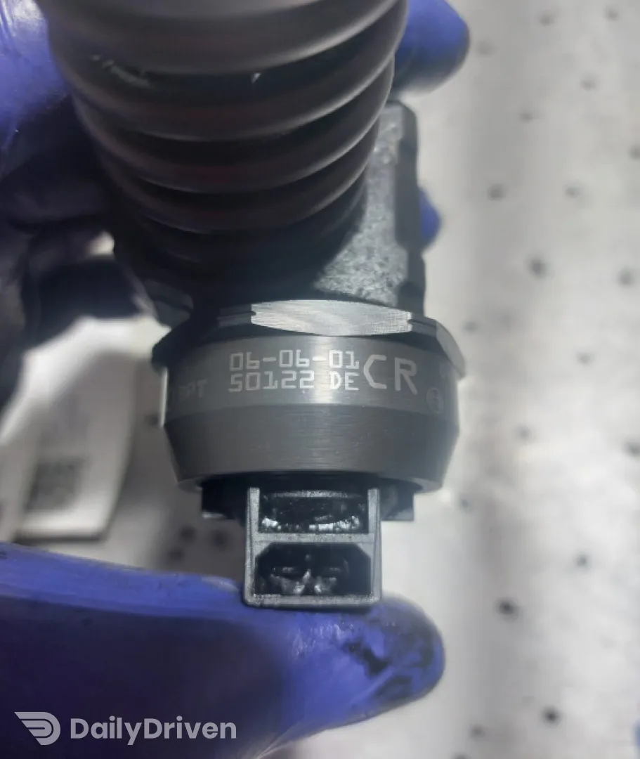 Injector Motorina Bosch 070 130 073 r/CR Volkswagen VW Transporter T5 [2003 - 2009] Microbuz 5-usi 2.5 TDI MT (131 hp)