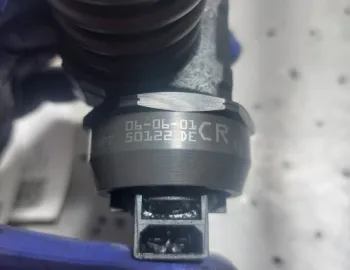 Injector Motorina Bosch 070 130 073 r/CR Volkswagen VW Transporter T5 [2003 - 2009] Microbuz 5-usi 2.5 TDI MT (131 hp)