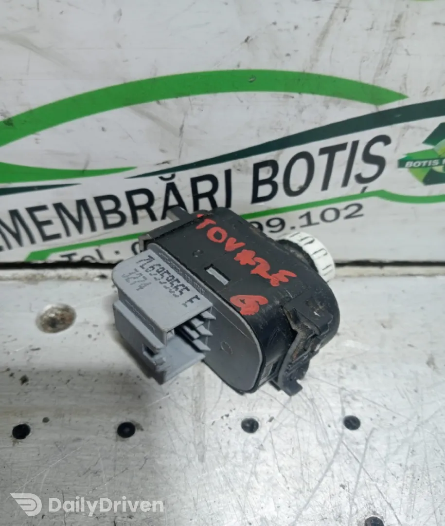 Buton reglaj oglinzi Volkswagen VW Touareg generatia 1 7L [2002 - 2007] Crossover 2.5 TDI MT (174 hp)