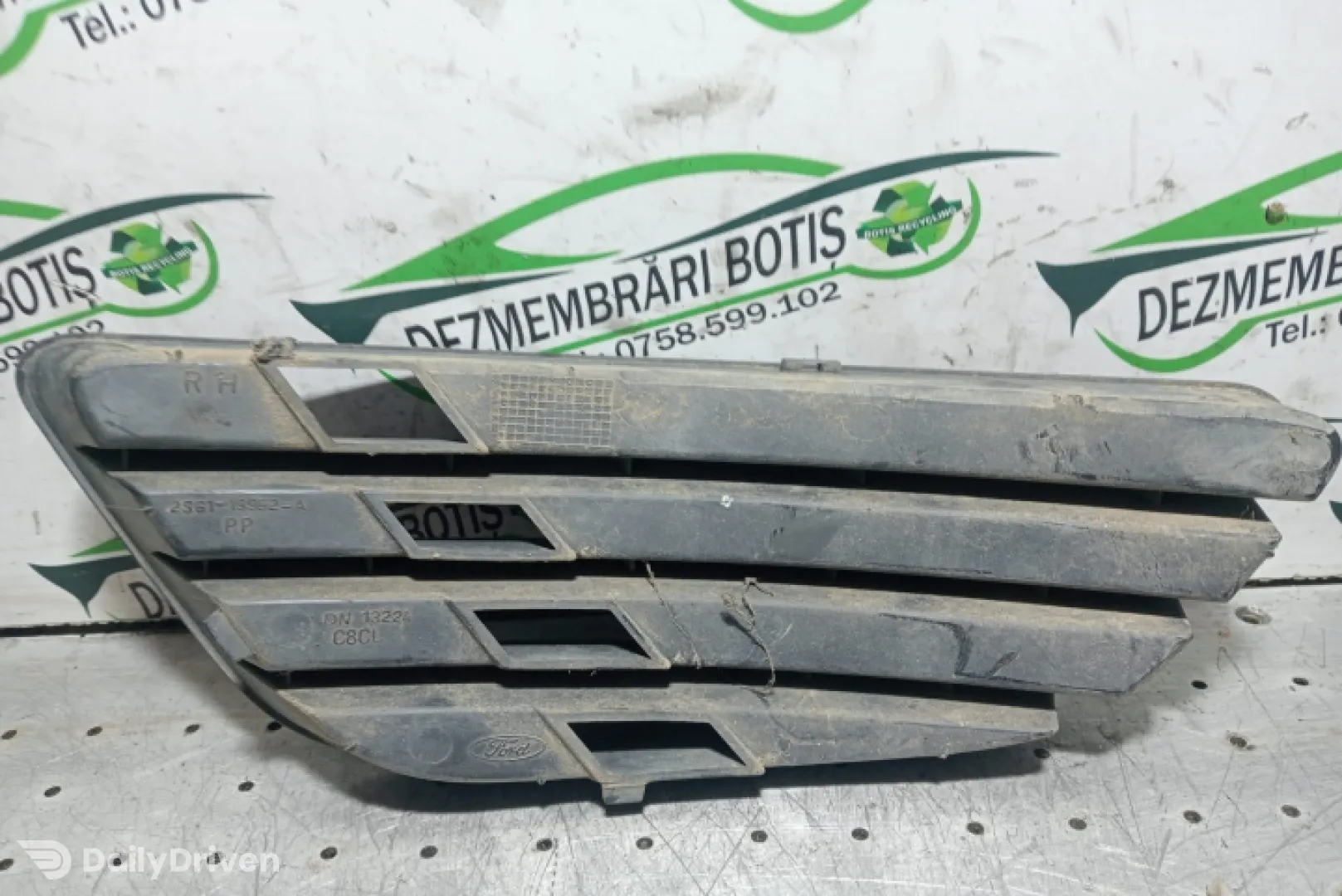 Grila bara fata dreapta Ford Focus  [1998 - 2004] wagon 5-usi 1.8 Tddi MT (90 hp)