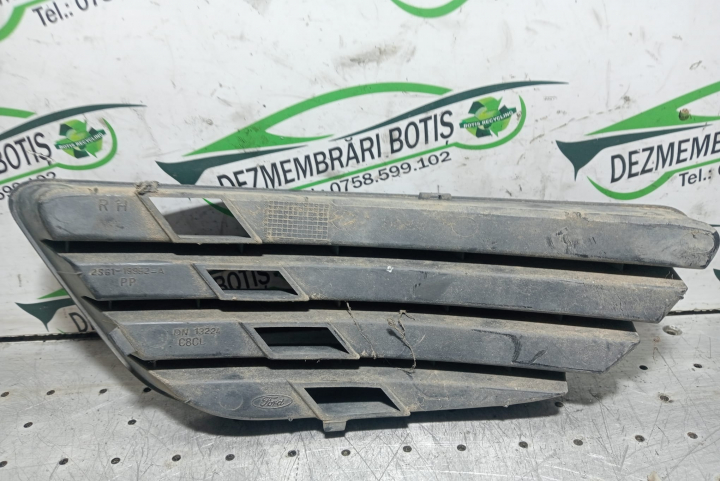 Grila bara fata dreapta Ford Focus  [1998 - 2004] wagon 5-usi 1.8 Tddi MT (90 hp)
