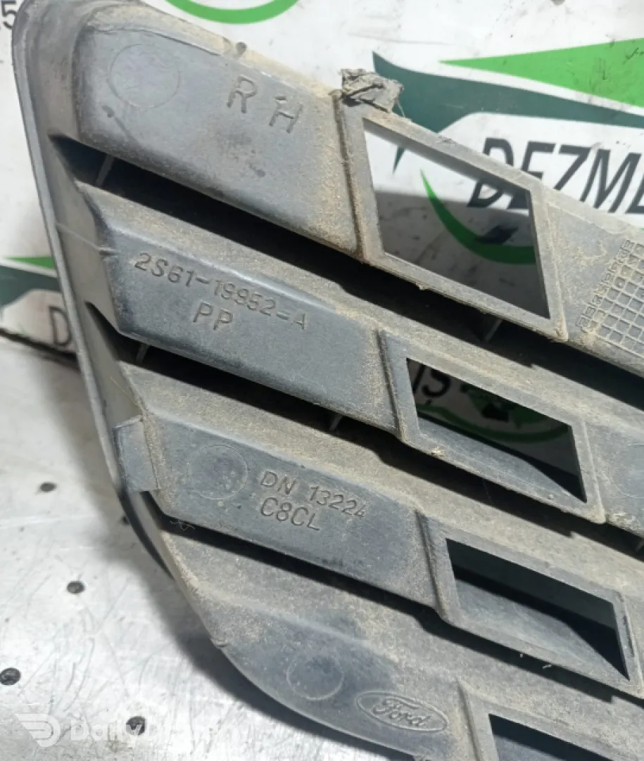 Grila bara fata dreapta Ford Focus  [1998 - 2004] wagon 5-usi 1.8 Tddi MT (90 hp)