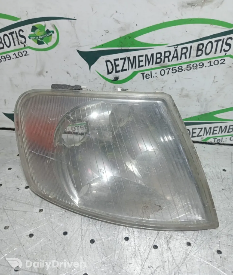 Fasung bec semnalizare fata dreapta Volkswagen VW Passat B5 [1996 - 2000] Sedan 4-usi 1.9 TDI MT (110 hp)