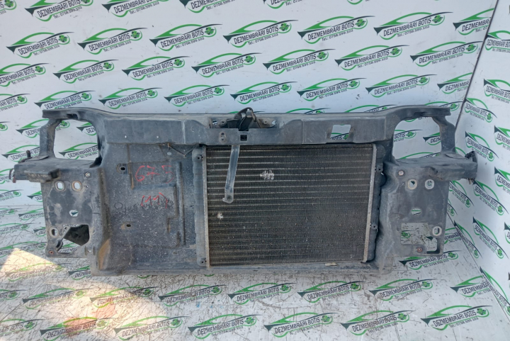 Trager / Calandru + Radiator Apa Volkswagen VW Polo 3 6N [1994 - 2001] Hatchback 5-usi 1.4 MT (60 hp)