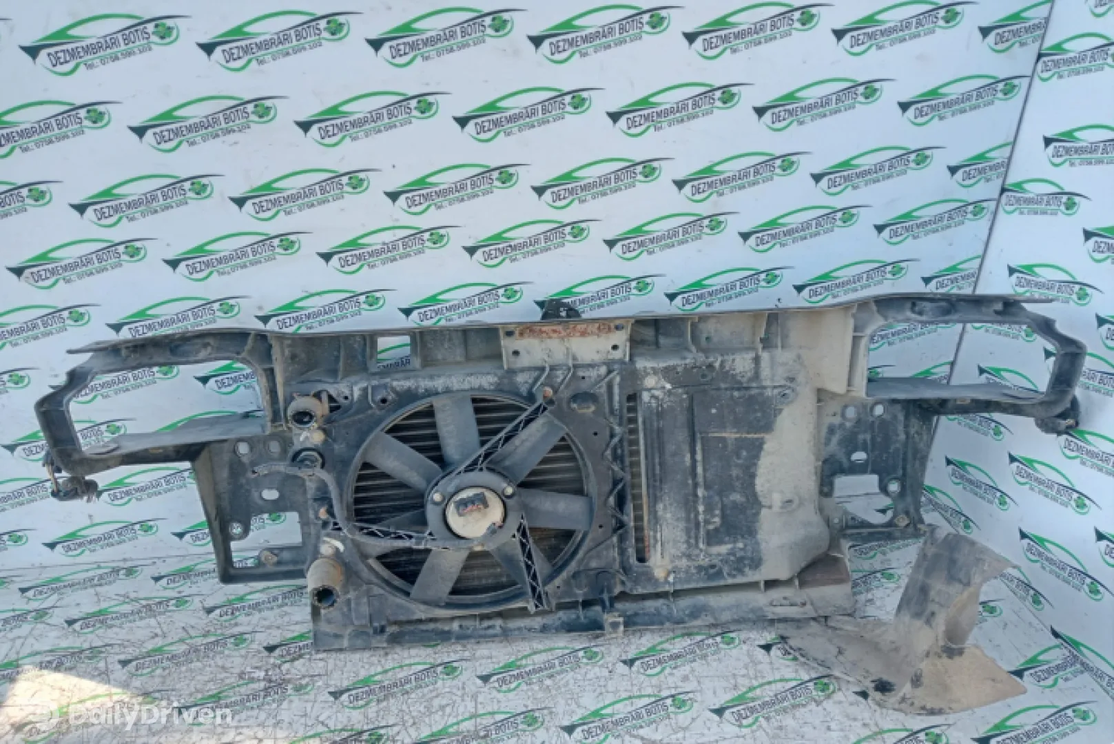 Trager / Calandru + Radiator Apa Volkswagen VW Polo 3 6N [1994 - 2001] Hatchback 5-usi 1.4 MT (60 hp)