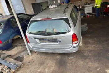 Trager / Calandru +Intaritura bara fata Ford Focus  [1998 - 2004] wagon 5-usi 1.6 MT (101 hp)