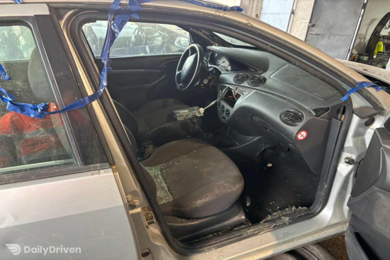 Trager / Calandru +Intaritura bara fata Ford Focus  [1998 - 2004] wagon 5-usi 1.6 MT (101 hp)