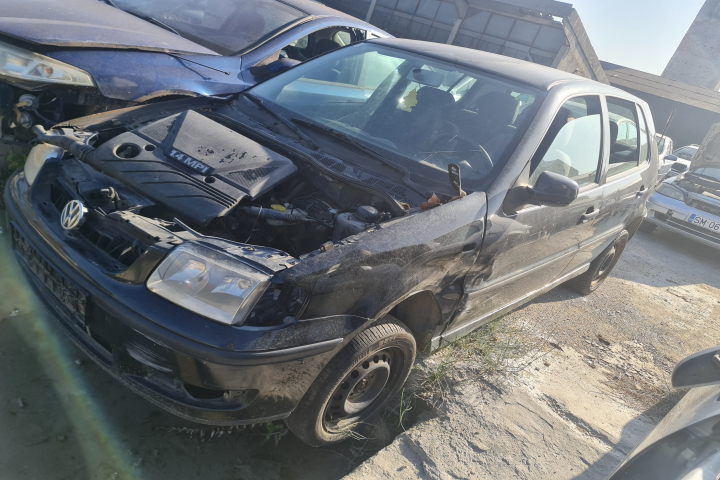 Dezmembram Volkswagen VW Polo 3 6N [facelift] [2000 - 2002] Hatchback 5-usi 1.4 MT (60 hp)