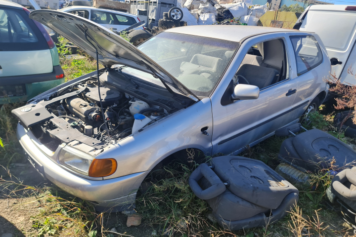 Dezmembram Volkswagen VW Polo 3 6N [1994 - 2001] Hatchback 3-usi 1.0 MT (50 hp)