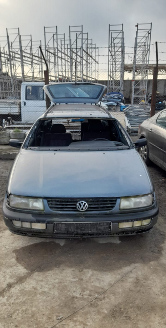 Dezmembram Volkswagen VW Passat B4 [1993 - 1997] wagon 1.9 TD MT (75 hp)