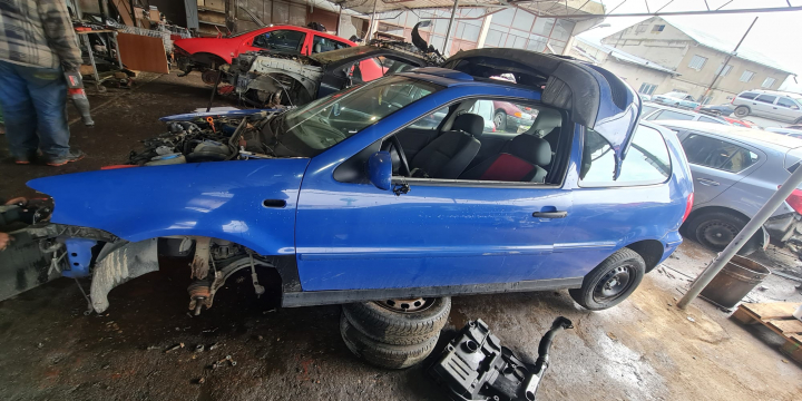 Dezmembram Volkswagen VW Polo 3 6N [facelift] [2000 - 2002] Hatchback 3-usi 1.0 MT (50 hp)