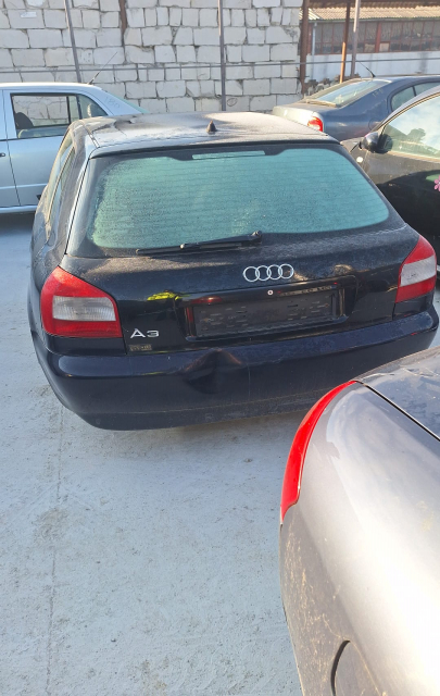 Dezmembram Audi A3 8L [facelift] [2000 - 2003] Hatchback 5-usi 1.6 MT (102 hp)