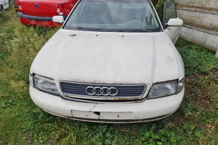 Dezmembram Audi A4 B5 [1994 - 1999] Sedan 1.8 MT (125 hp)