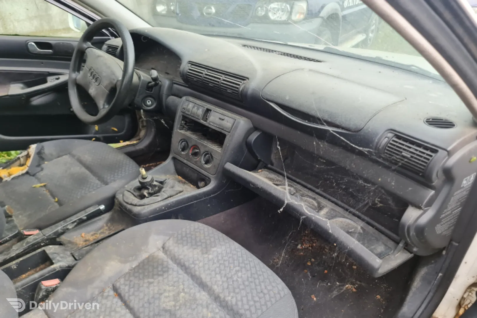 Dezmembram Audi A4 B5 [1994 - 1999] Sedan 1.8 MT (125 hp)