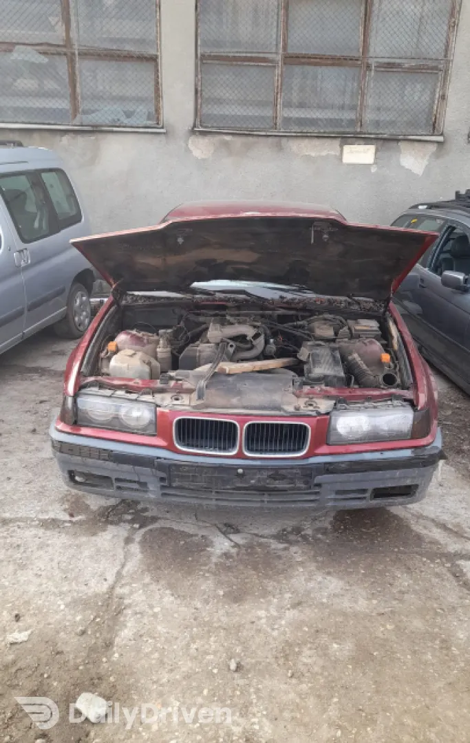Dezmembram BMW Seria 3 E36 [1990 - 2000] Sedan 316i MT (100 hp)