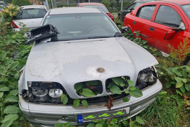 Dezmembram BMW Seria 3 E46 [1997 - 2003] Sedan 4-usi 320d MT (136 hp)