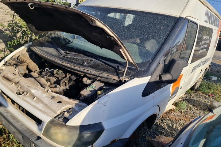 Dezmembram Ford Transit 3 [2000 - 2006] Autoutilitara cu prelata 2-usi 2.4 Di MT (90 hp)