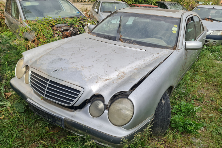 Dezmembram Mercedes-Benz E-Class W210/S210 [facelift] [1999 - 2002] Sedan E 200 Kompressor MT (163 hp)