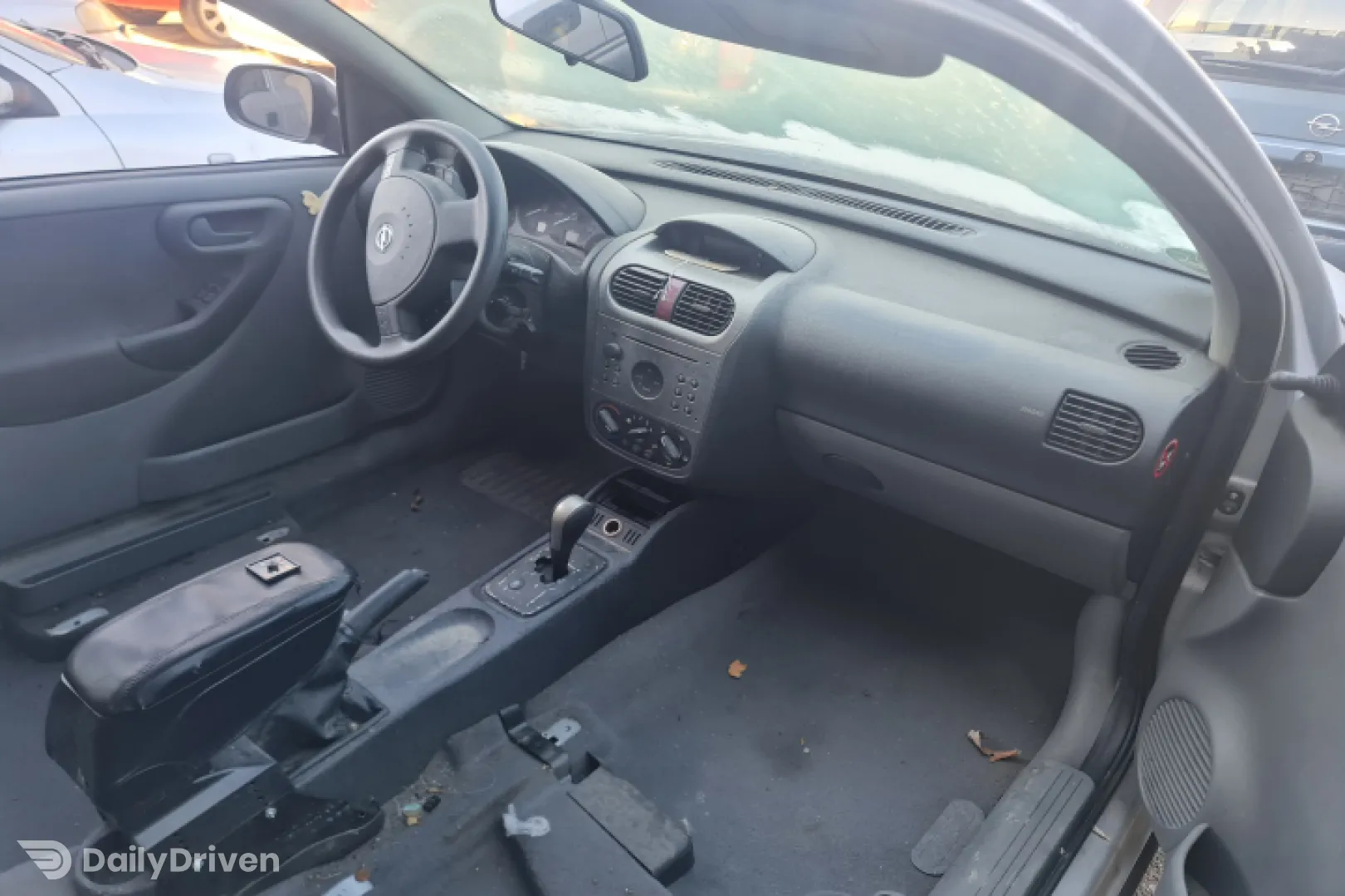 Dezmembram Opel Corsa C [2000 - 2003] Hatchback 3-usi 1.2 Easytronic (75 hp)