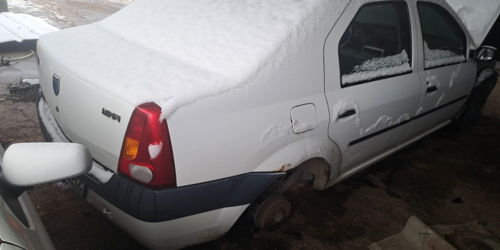 Dezmembram Dacia Logan  [2004 - 2008] Sedan 1.6 MT (87 hp)