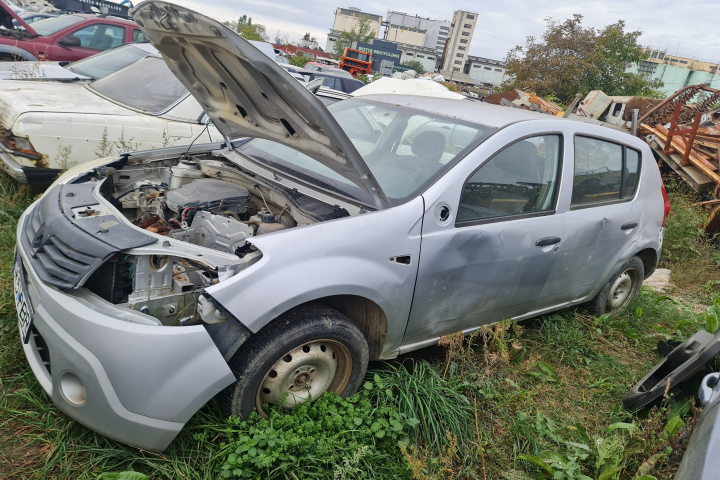 Dezmembram Dacia Sandero  [2008 - 2012] Stepway hatchback 5-usi 1.4 (75 hp)